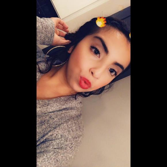 Meet your Posher, Iris - Picture 1 of 1